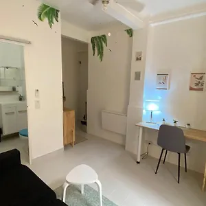  Appartement Avec Patio Privatif A 5 Min A Pied De La