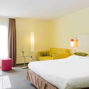 Ibis Styles Centre Port Nice
