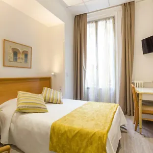Otel Busby, Nice
